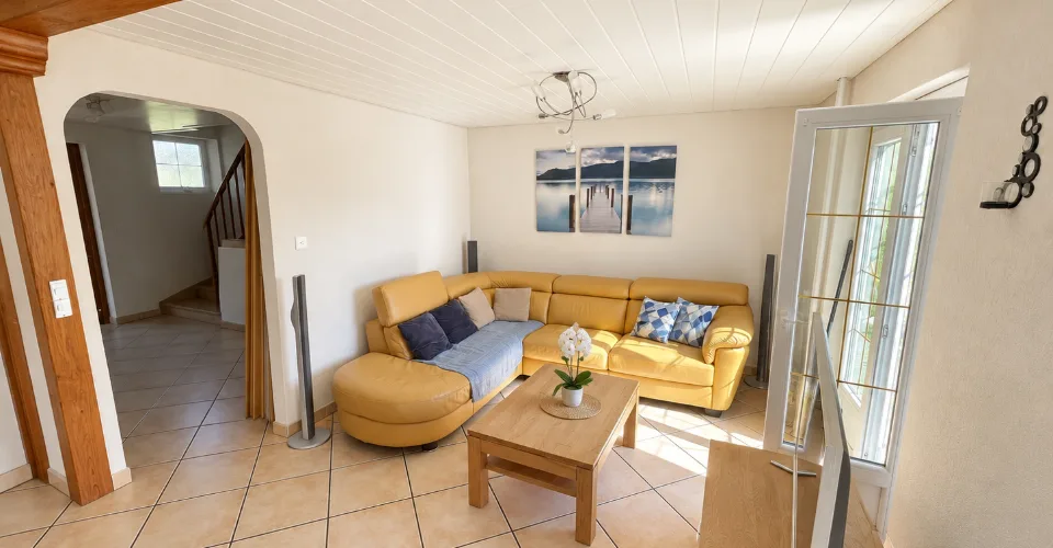 Familienhaus mit Garten, Garage und Solarpanelen in Boncourt – Foto 8 von 13