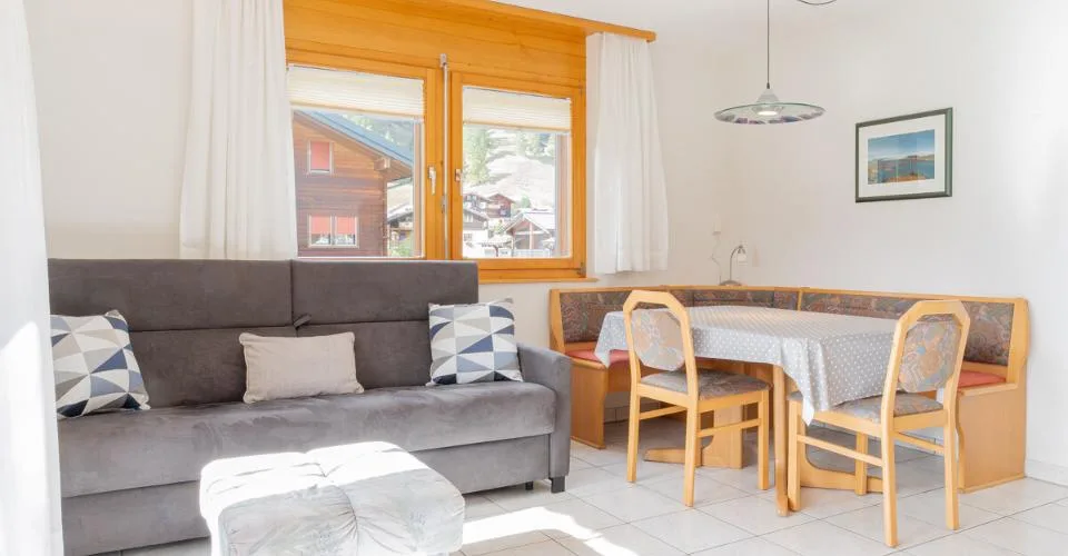 Charmante 2.5-Zimmerwohnung mit traumhafter Aussicht in Ulrichen – photo 6 sur 13