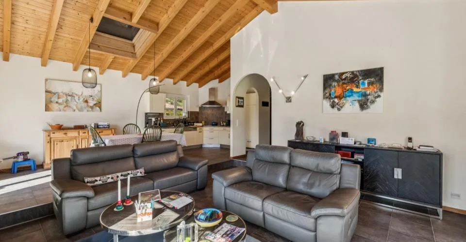 Villa individuelle avec vaste terrain dans un environnement calme – photo 3 sur 13
