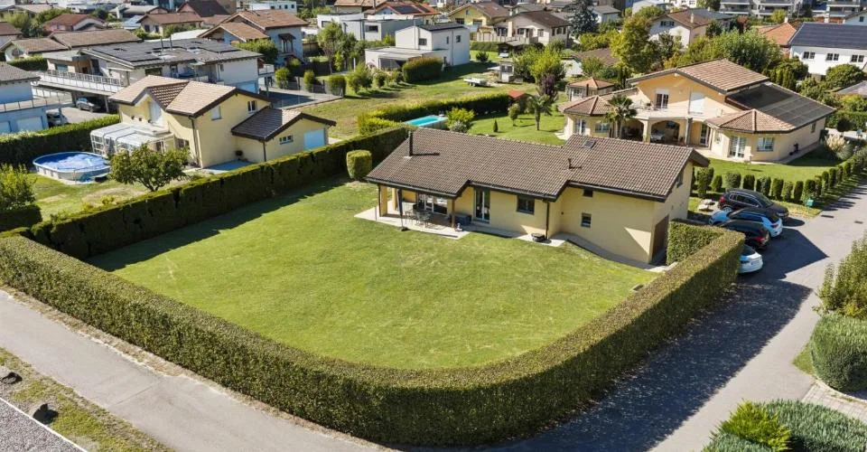 Villa individuelle avec vaste terrain dans un environnement calme – photo 2 sur 13