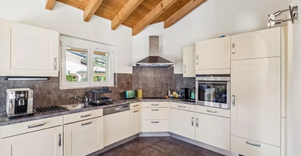 Villa individuelle avec vaste terrain dans un environnement calme – photo 4 sur 13