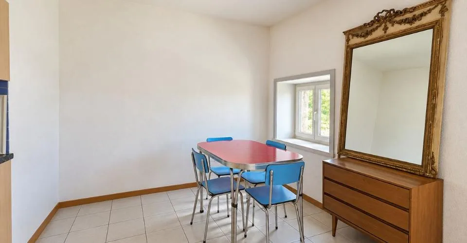 Grand studio de 35 m² avec place de parc extérieure – photo 2 of 7