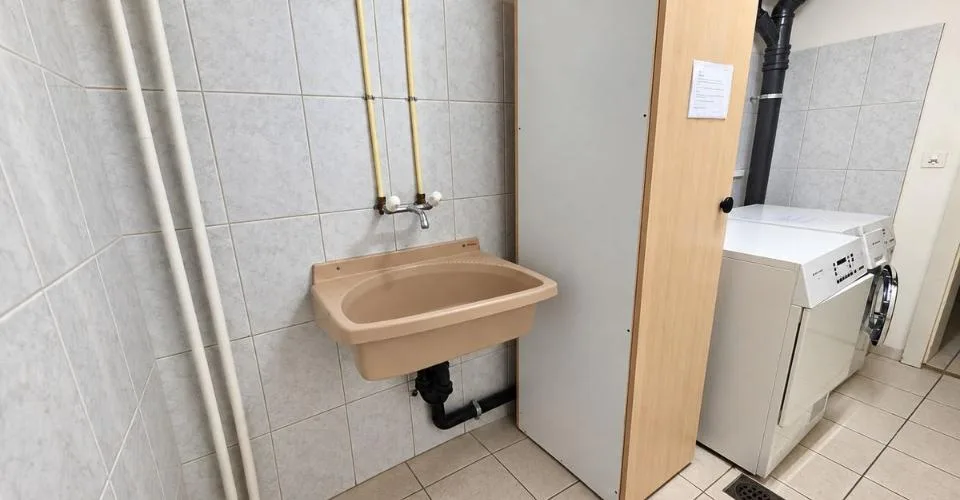 Grand studio de 35 m² avec place de parc extérieure – photo 5 of 7