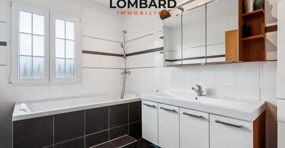 ***VENDU*** Spacieuse villa individuelle avec vue sur le lac et piscine – foto 8 di 9