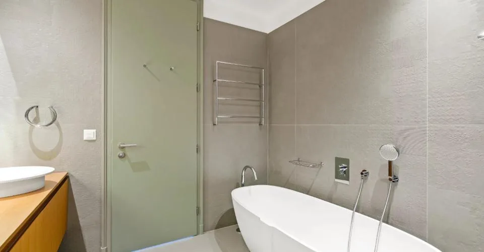 Superbe appartement de 5,5 pièces, surplombant la ville de Montreux et – Foto 9 von 11