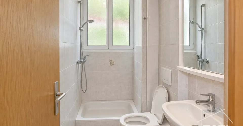 Immeuble de rendement avec 8 lots entièrement loués à 4,77% brut + terrain avec fort potentiel (1 million) – Foto 11 von 13