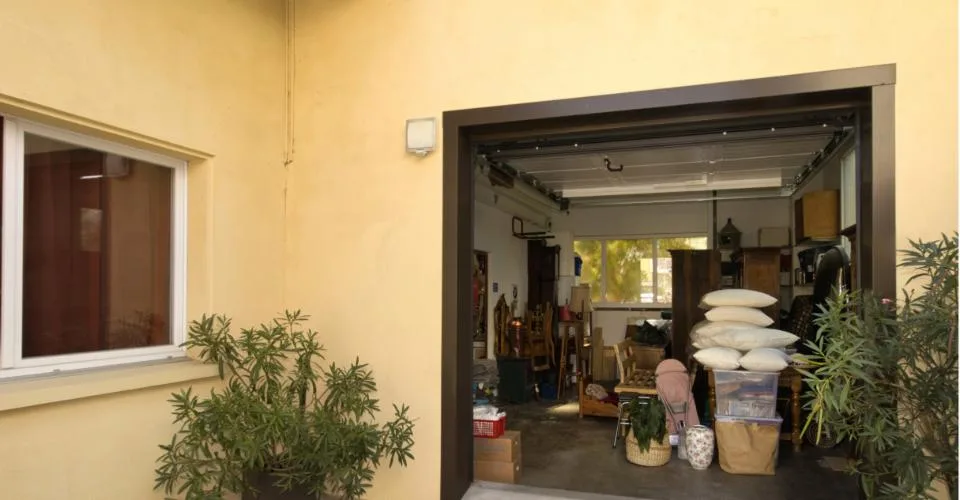 Maison individuelle à Nyon avec grand atelier/dépôt, proche du centre-ville – Foto 13 von 19