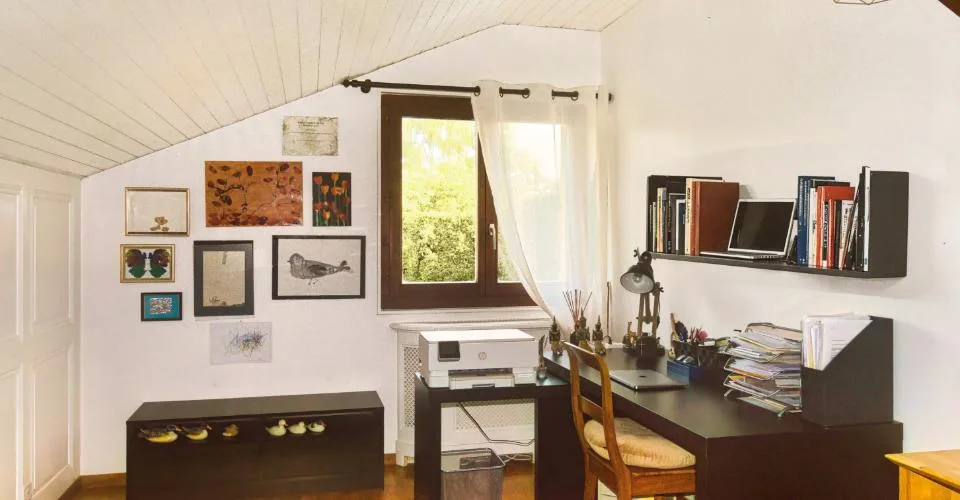 Maison individuelle à Nyon avec grand atelier/dépôt, proche du centre-ville – Foto 8 von 19