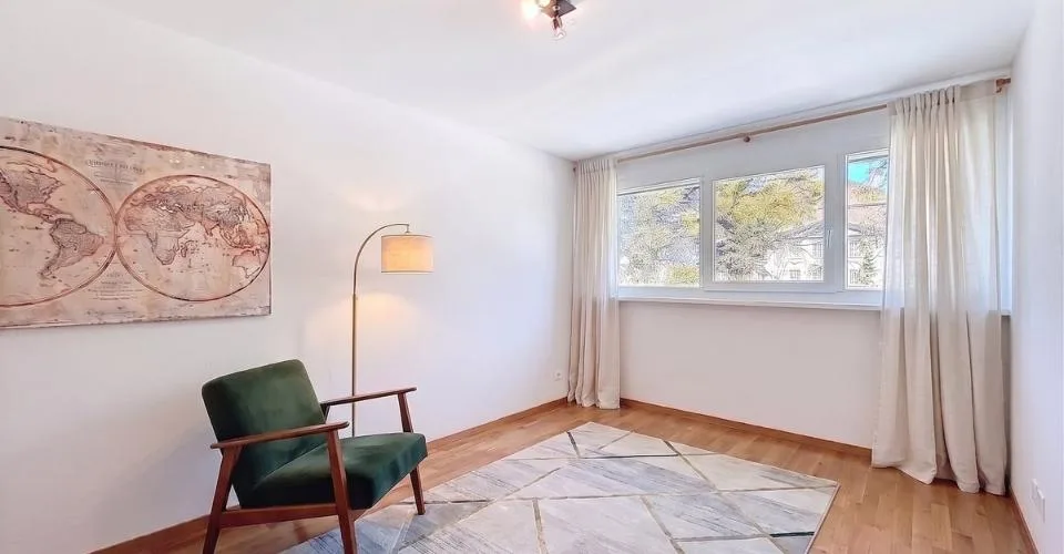 Belfaux - Duplex 4,5 pces, 120 m², balcon couvert 18 m² sud-ouest, CECB B Accroche – photo 11 sur 13
