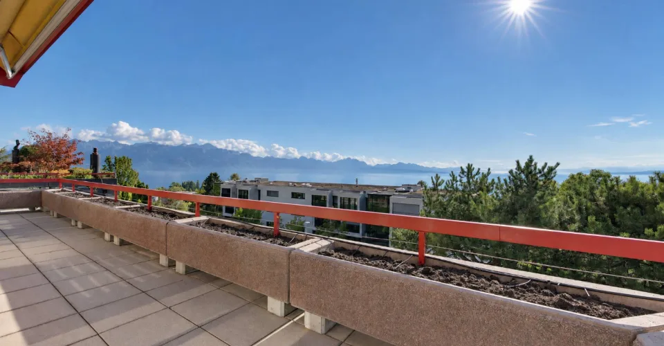 Helles Apartment mit großer Terrasse und Panoramablick auf den See – Foto 9 von 11