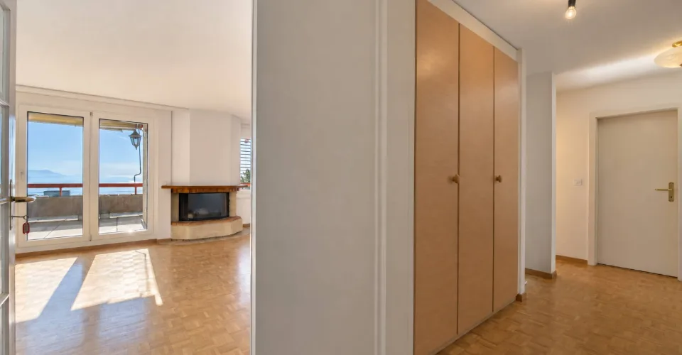 Helles Apartment mit großer Terrasse und Panoramablick auf den See – Foto 4 von 11