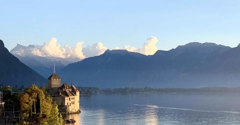 Appartamento di charme all'ultimo piano, in prima fila di fronte al lago – foto 13 di 13