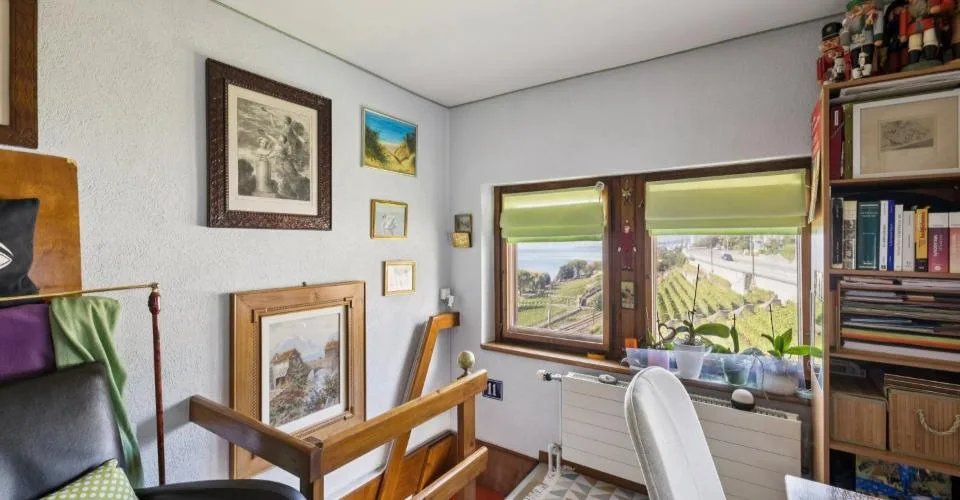 Appartamento di charme all'ultimo piano, in prima fila di fronte al lago – foto 11 di 13