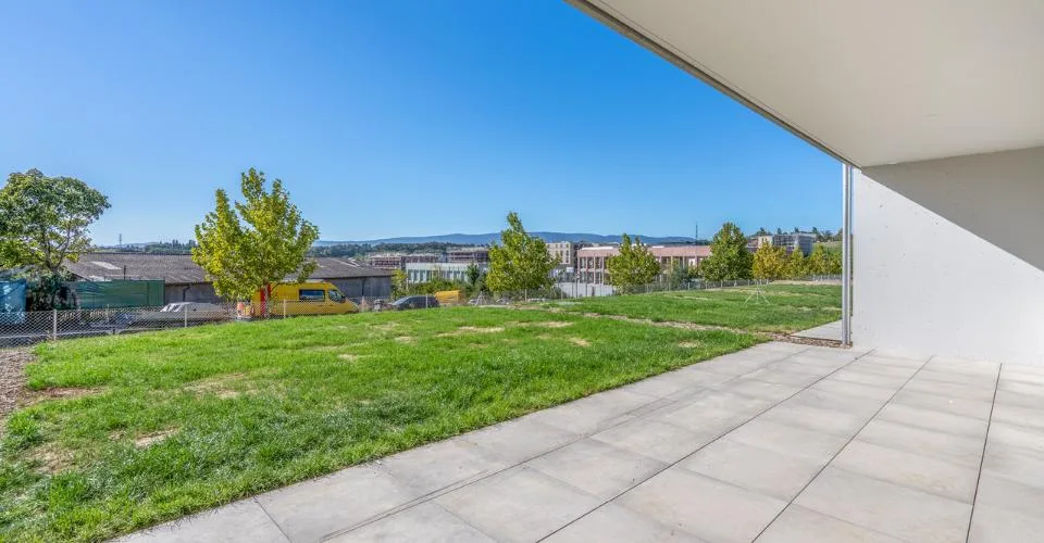 Bell'appartamento di 2,5 locali con giardino privato – foto 8 di 9