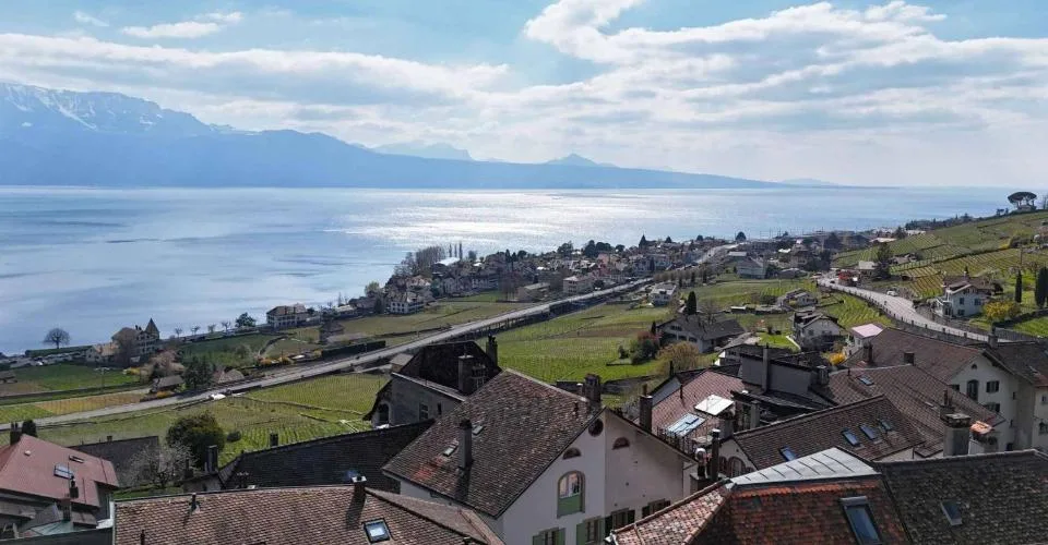 Lavaux : logement de caractère face au lac, à Riex – Foto 2 von 8