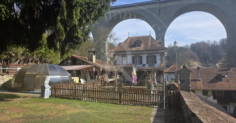 Une demeure de caractère au coeur de la vieille ville de Fribourg – photo 3 of 12