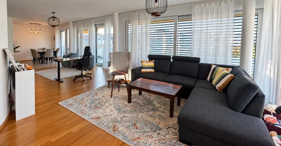 EXCLUSIVITÉ : Appartement de 6 pièces en Attique – Foto 2 von 9