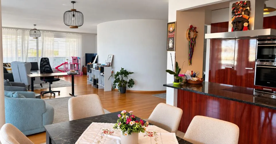 EXCLUSIVITÉ : Appartement de 6 pièces en Attique – Foto 3 von 9