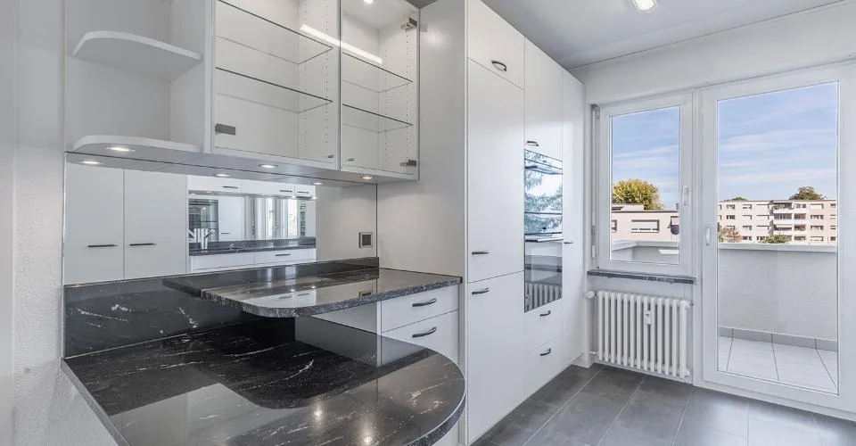 La tua nuova casa con due balconi e vista sulla verde – foto 5 di 7