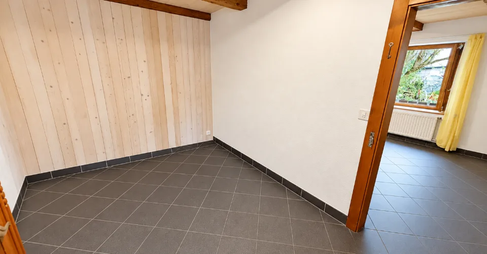 Charmant appartement de 2,5 pièces au rez-de-chaussée à Fontenais – photo 5 sur 10