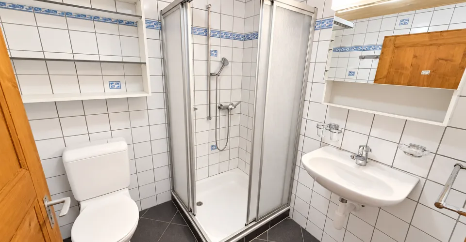 Charmant appartement de 2,5 pièces au rez-de-chaussée à Fontenais – photo 8 sur 10