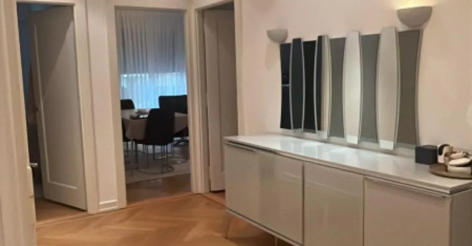 MAGNIFIQUE 4,5 PIÈCES DE 120 M² AVEC GRAND BALCON – Foto 2 von 9
