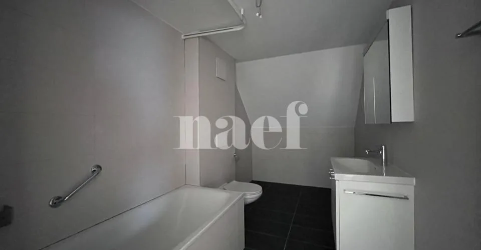 Magnifique duplex de 4,5 pièces au 4ème étage Ouest – Foto 10 von 11