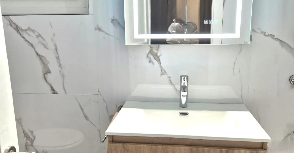 Appartement 2.5 pièces, rénové, proche de la gare Fribourg – Foto 5 von 12