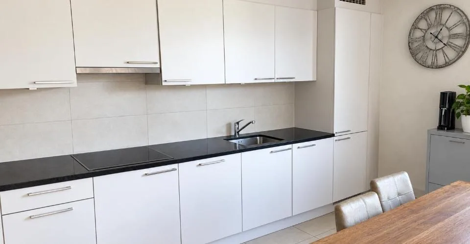 Schönes 4.5-Zimmer-Apartment mit etwa 105m2 und Garten – Foto 2 von 10
