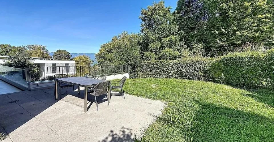 Appartement d'exception avec terrasse et grand balcon et vue sur le la – photo 9 sur 10