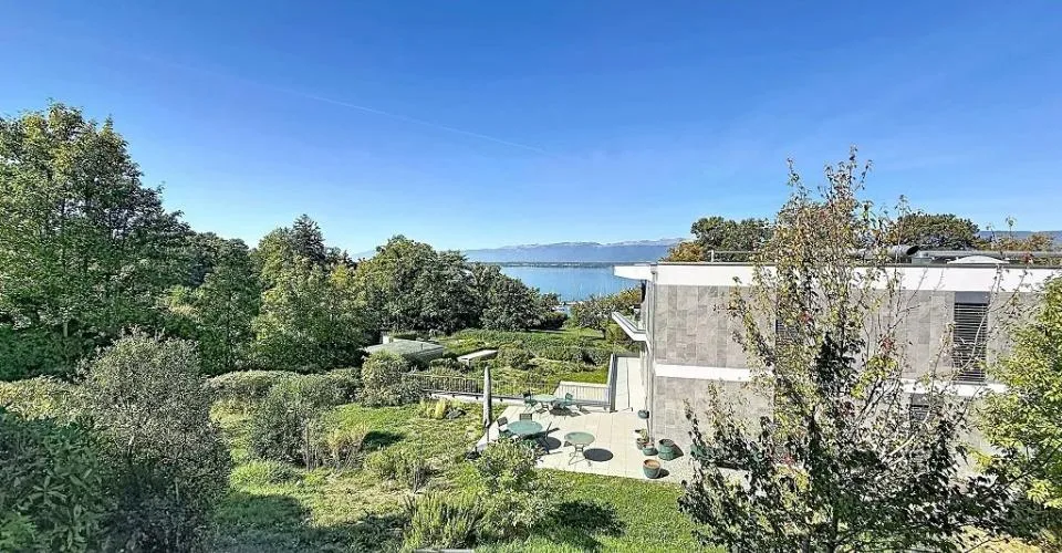 Appartement d'exception avec terrasse et grand balcon et vue sur le la – photo 4 sur 10