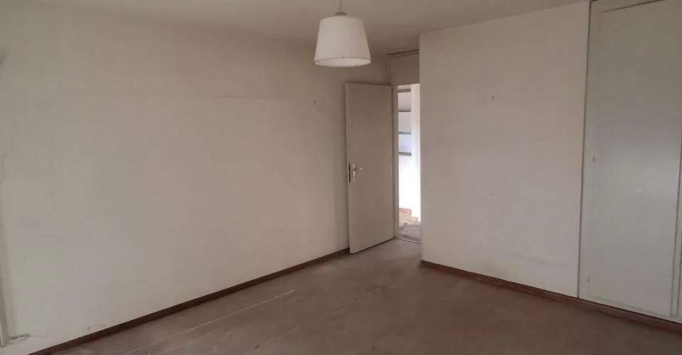 Two and a half room apartment with balcony in La Chaux-de-Fonds – photo 5 of 5