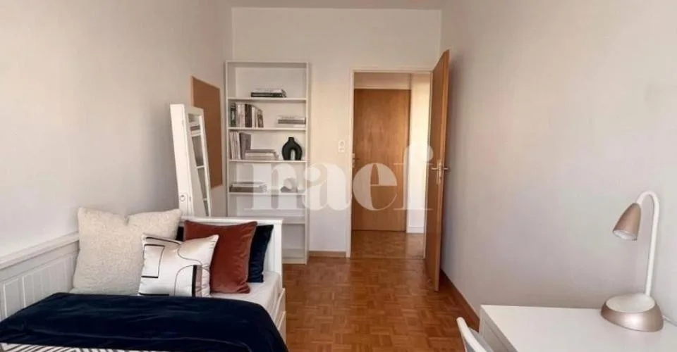 Appartement de 5 pièces au 5ème d'env. 87m2 avec balcon – Foto 4 von 8