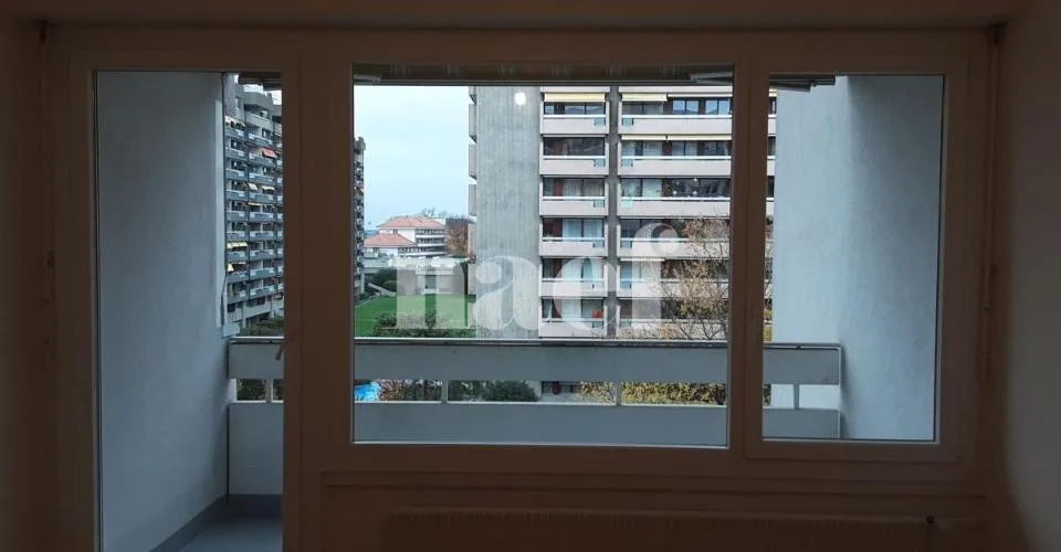 Bel appartement rénové de 3.5 pièces d'env. 59 m2 au 4ème étage. – Foto 3 von 6