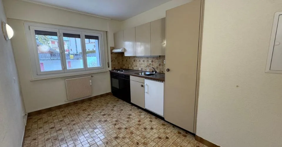 Central and Bright 4.5 Room Apartment – photo 7 of 7