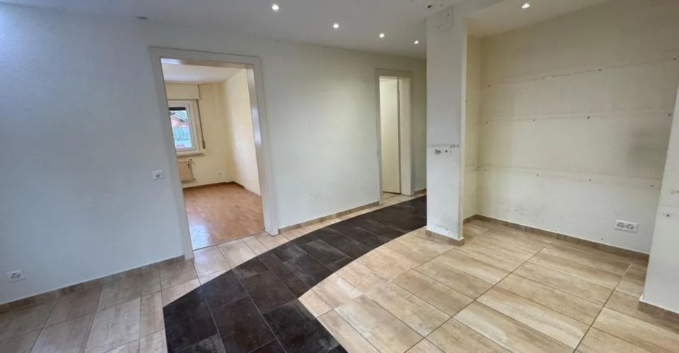 Central and Bright 4.5 Room Apartment – photo 6 of 7