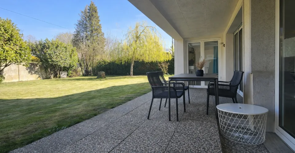 Elegante Familienvilla mit großem flachem Garten und großem Potenzial in Founex – Foto 15 von 24