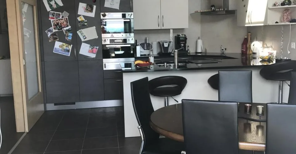 Spacieux appartement moderne de 6,5 pièces avec mezzanine à Villars-le-Terroir – Foto 4 von 18