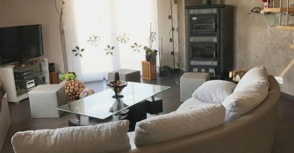 Spacieux appartement moderne de 6,5 pièces avec mezzanine à Villars-le-Terroir – Foto 6 von 18
