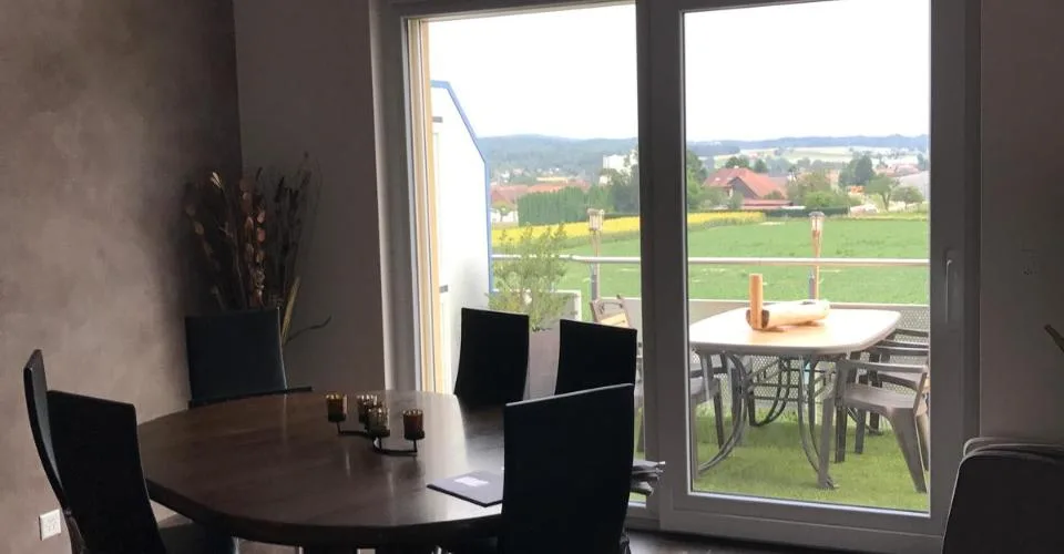 Spacieux appartement moderne de 6,5 pièces avec mezzanine à Villars-le-Terroir – Foto 2 von 18