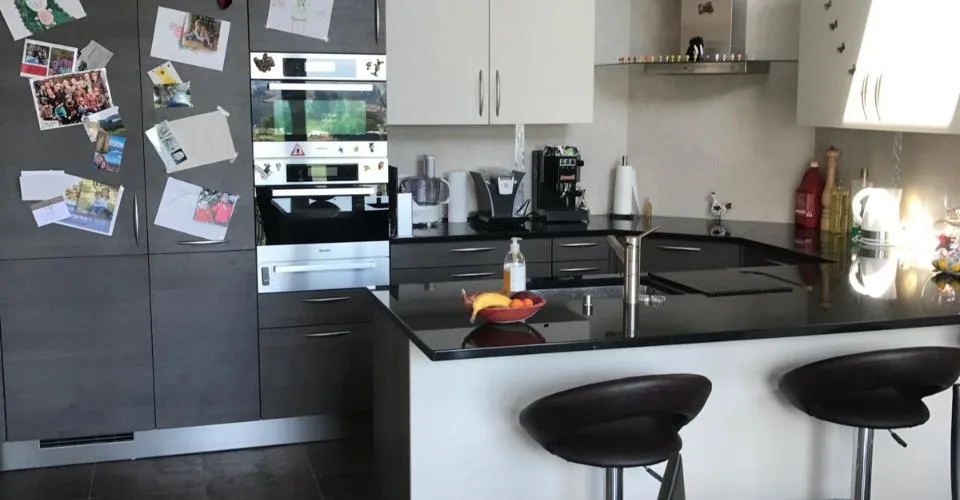 Spacieux appartement moderne de 6,5 pièces avec mezzanine à Villars-le-Terroir – Foto 3 von 18