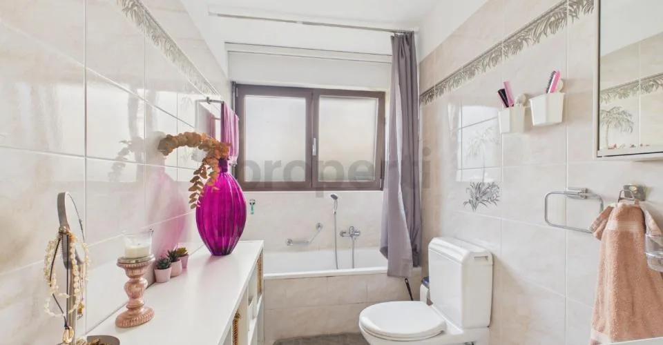 Esclusiva villa con piscina, ampio giardino e accesso a spiaggia pr... – Foto 20 von 23