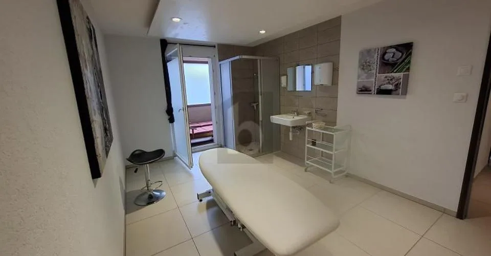 CABINET DE SOINS OU FITNESS & WELLNESS – Foto 2 von 6