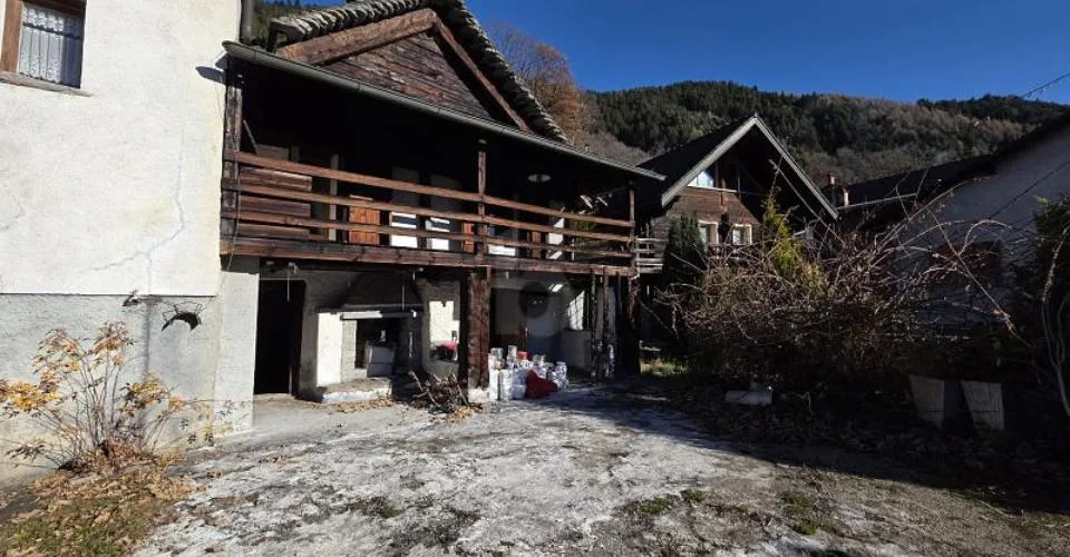 SPAZIOSA E SOLEGGIATA IN POSIZIONE TRANQUILLA – Foto 2 von 6