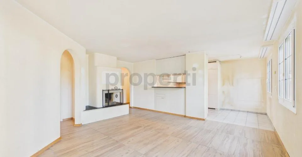 Cozy 3.5-room garden apartment with fireplace and design potential – photo 4 of 29