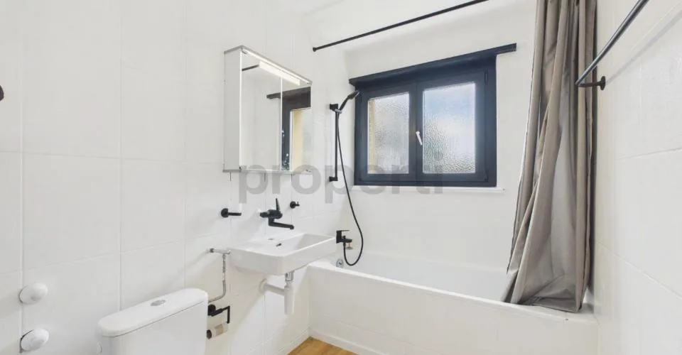 Recentemente ristrutturato, arredato in modo moderno - La tua nuova casa con balcone! – foto 13 di 14