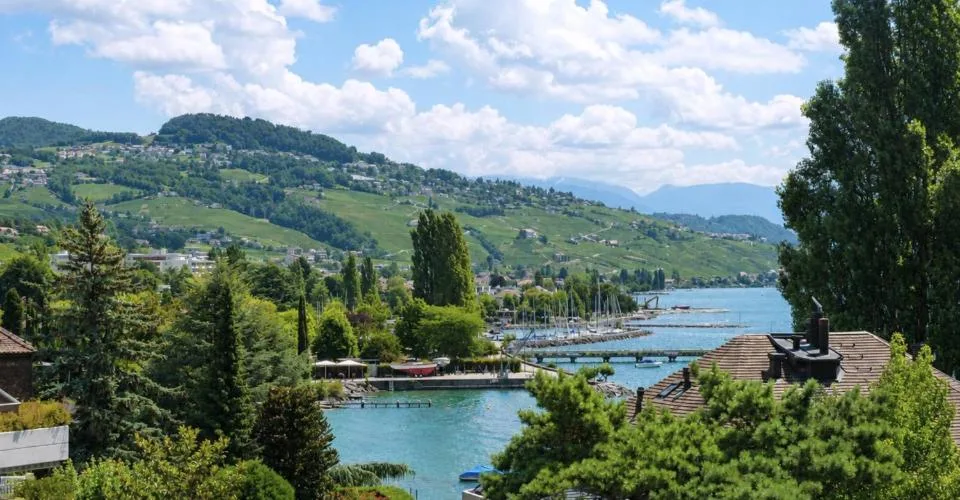 Attique contemporain avec vaste terrasse à un instant du lac – Foto 6 von 13