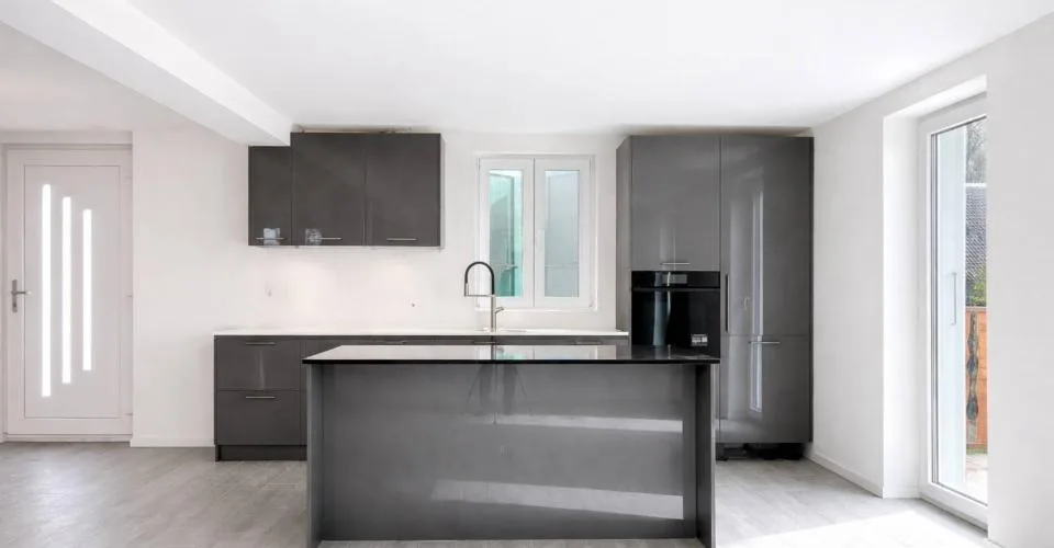 Triplex de 4.5 pièces - grand jardin et vue partielle sur lac – Foto 4 von 26