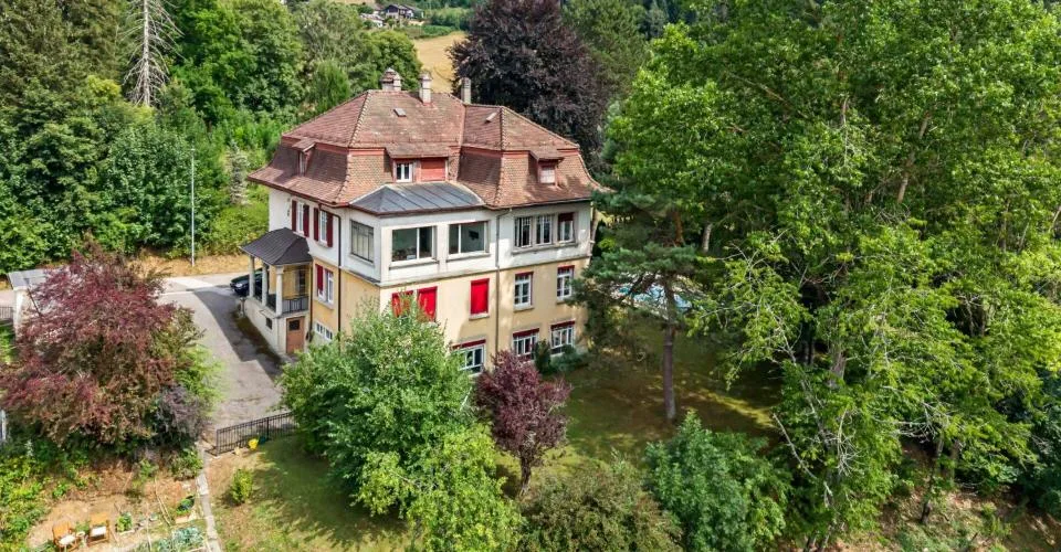 Maison de maître de 4 appartements avec piscine – Foto 2 von 13