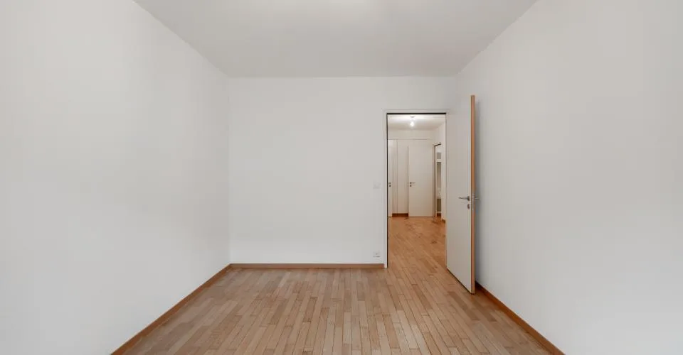 Appartement traversant d’exception de 151m² avec 2 jardins de 87², véranda vitrée de 25m² et double box de 31m² – Foto 13 von 20